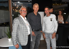 Jaap van West en Fons Barendse van Van der Ende Groep samen met Harry Koene van Kwekerij Opstal.